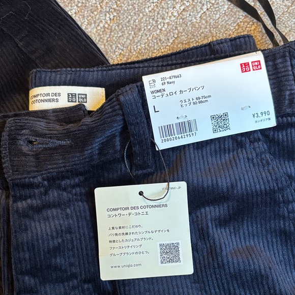 Uniqlo Women's Wide Leg Corduroy Pants in Navy Blue - Picture 2 of 2